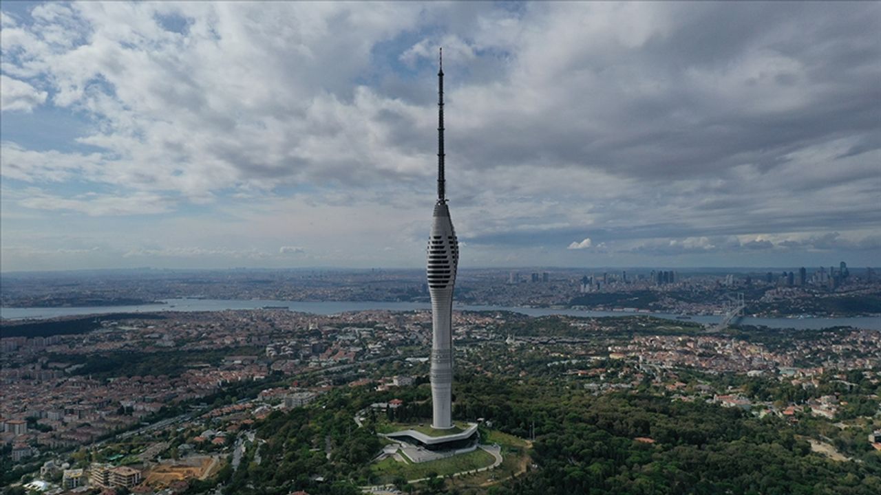 Çamlıca Kulesi'ni 1 Yılda 563 Bin Kişi Ziyaret Etti