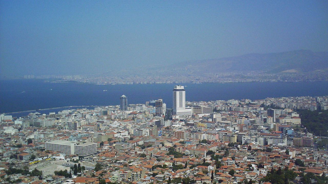 İzmir Konak'ta İcradan Satılık Konut