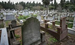 Kredi Kartı Borcunu Ödemeden Ölen Kişinin Mezarına Haciz Geldi