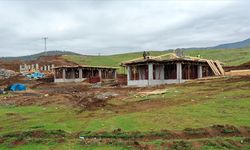 Köy Tipi Afet Evleri Nurdağı'nda Yükselmeye Başladı