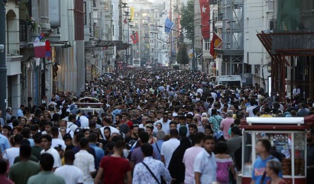 Vatandaşların Yüzde 71,5’i Temmuzda Evde Ekonomik Sorunları Konuştu